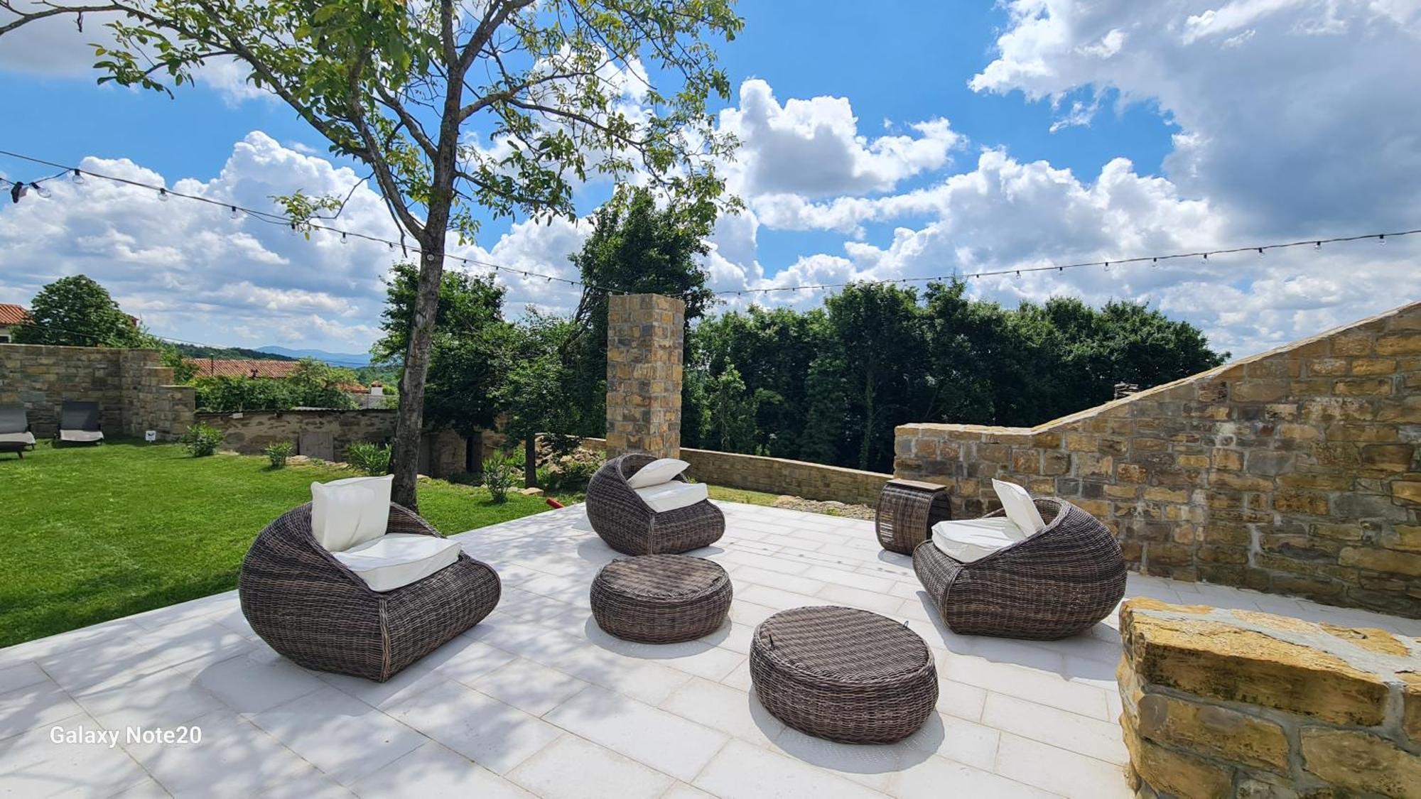 Hisa Kapis With Hot Tube Apartment Koper Exterior photo